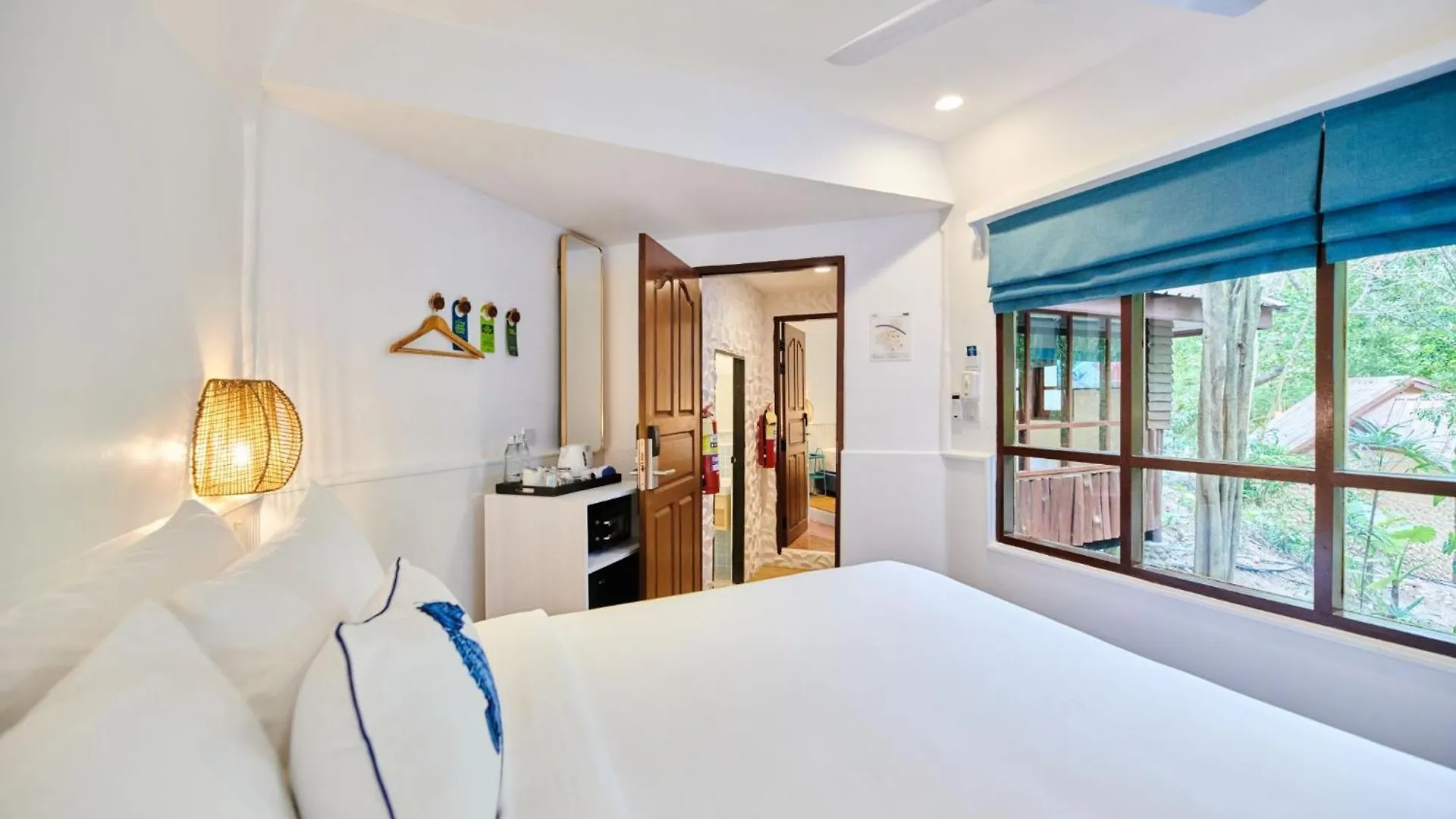 Отель Lub D Koh Tao Tanote Bay Курортный комплекс